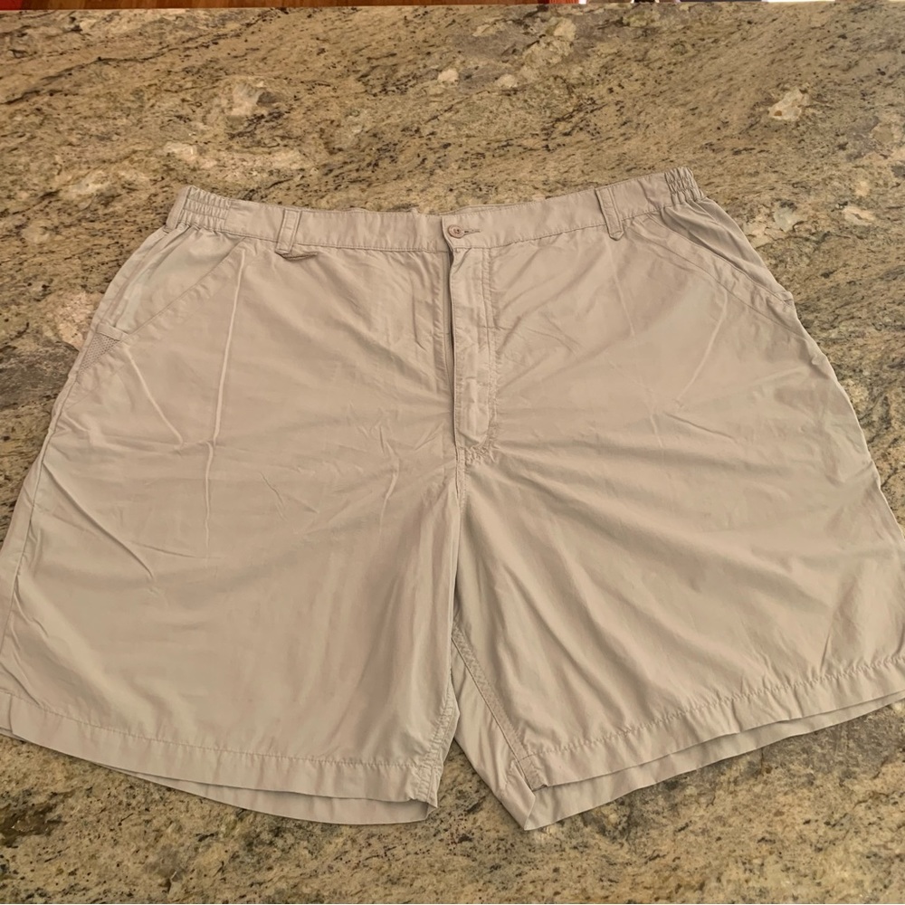 Cabela’s GX II grey nylon shorts. Size 2X Comfortable and versatile.
